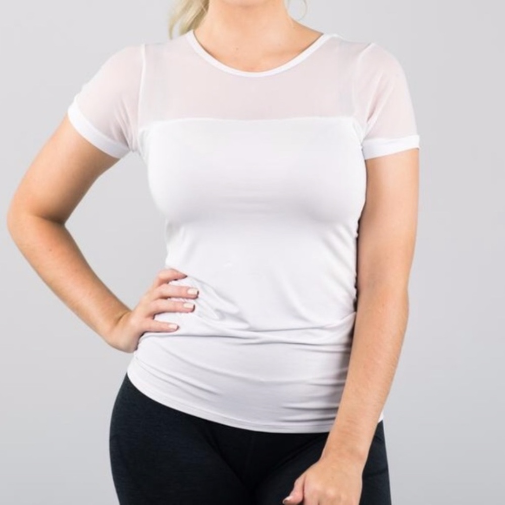Alphalete l White Mesh Logo Lifestyle Athletic Tee